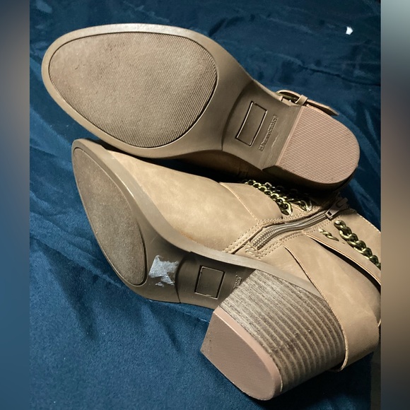 SO Womens Ankle boots 9.5. 
beautiful design - Picture 9 of 13